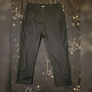 Capri mesh leggings with POCKETS 😯